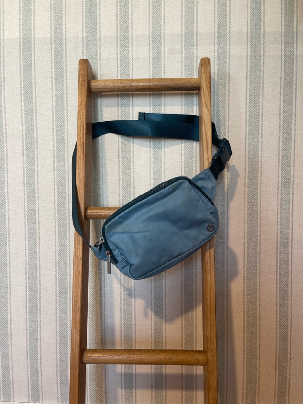 Lululemon everywhere belt Bag blue